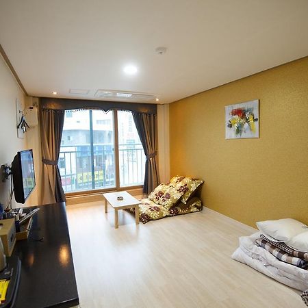 Dorcas Tourist Hostel Tongyeong Exterior photo