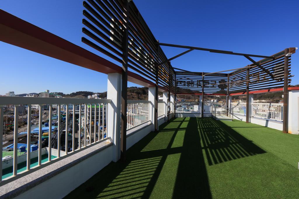 Dorcas Tourist Hostel Tongyeong Exterior photo
